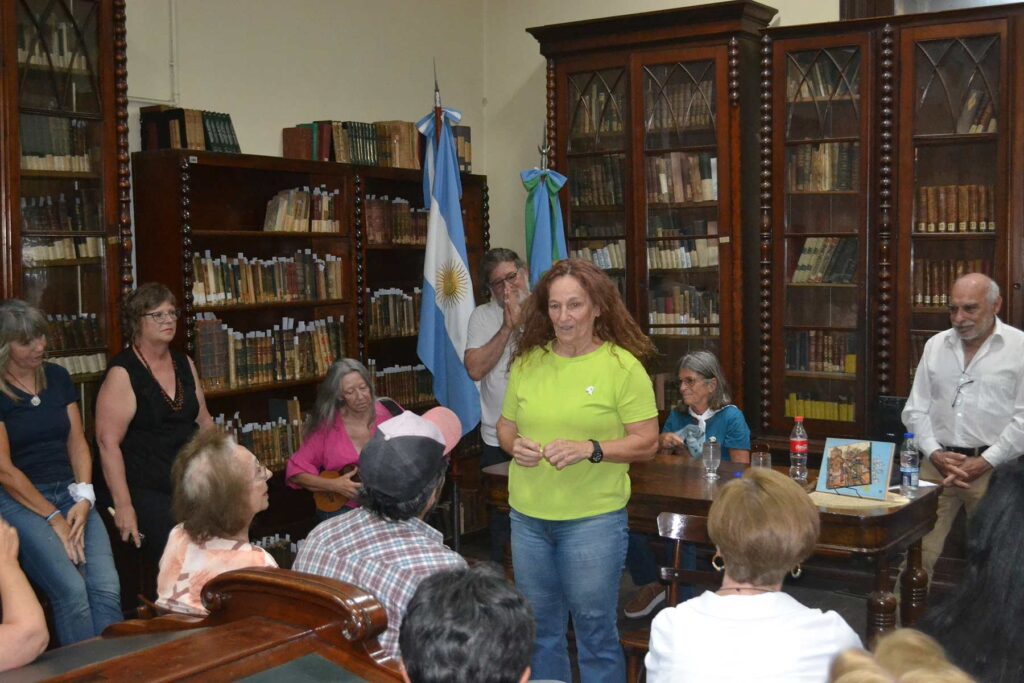 teatro por la identidad en la biblioteca Sarmiento